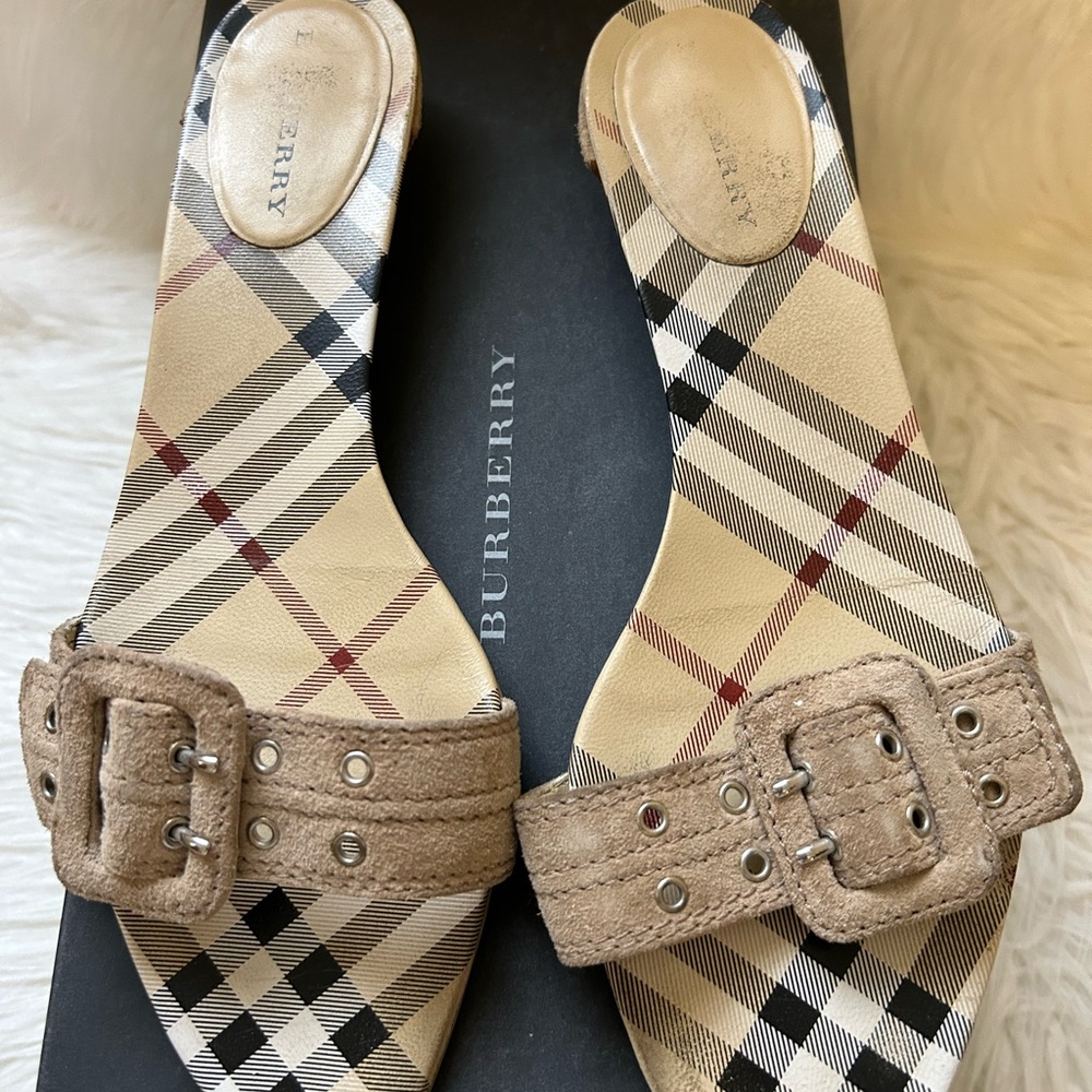 Burberry Women's Beige Plaid Sandals
